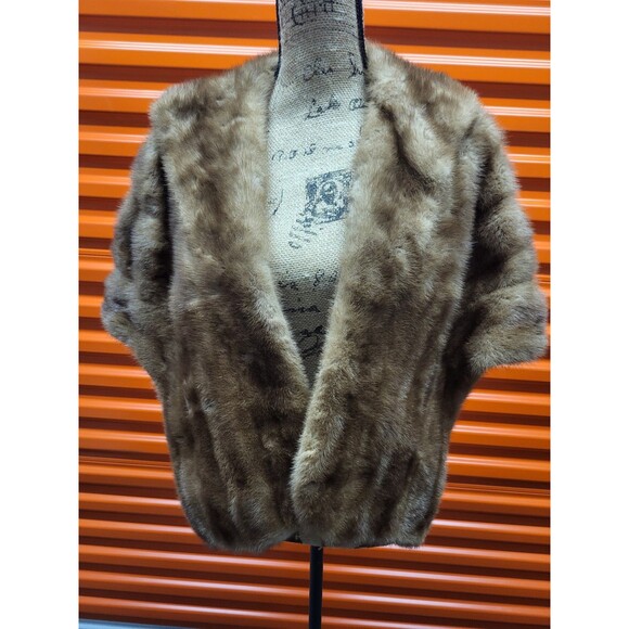 Vtg. 1950s Arthur Rosenbaum NYC Fur Shole - Picture 2 of 10